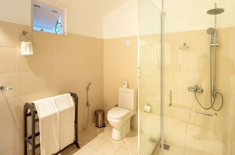 Victoria Golf Resort Cottage bathroom